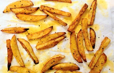 baked russet fries blotting